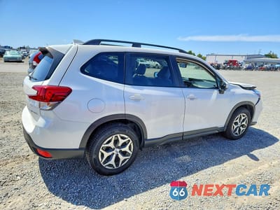 Trzecie zdjęcie samochodu z tyłu: 2020 SUBARU FORESTER PREMIUM VIN:JF2SKAJC1LH400691 - miniatura