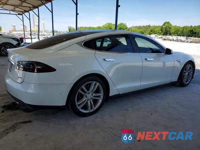 Trzecie zdjęcie samochodu z tyłu: 2015 TESLA MODEL S VIN:5YJSA1E23FF116633 - miniatura
