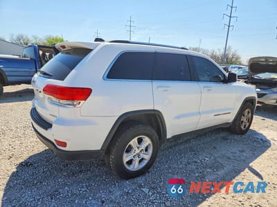 Trzecie zdjęcie samochodu z tyłu: 2017 JEEP GRAND CHEROKEE LAREDO VIN:1C4RJFAGXHC662004 - miniatura