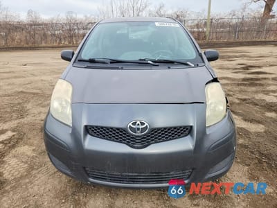 Piąte zdjęcie samochodu w środku: 2011 TOYOTA YARIS BASE VIN:JTDJT4K33B5337603 - miniatura