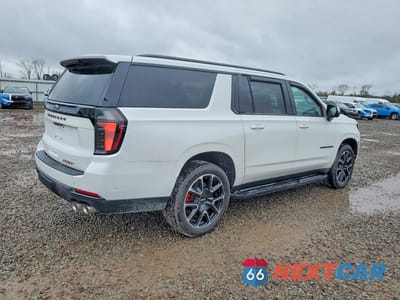 Trzecie zdjęcie samochodu z tyłu: 2025 CHEVROLET SUBURBAN K1500 RST VIN:1GNS6ERLXSR271347 - miniatura