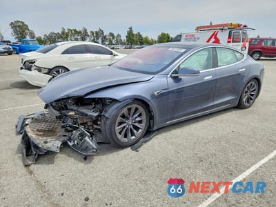 2018 TESLA MODEL S 5YJSA1E21JF262702 - główne zdjęcie licytacji z USA - miniatura