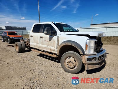 Czwarte zdjęcie samochodu z boku: 2024 FORD F450 SUPER DUTY TRUCK CAB AND CHASSIS VIN:1FD0W4HT2REE10587 - miniatura