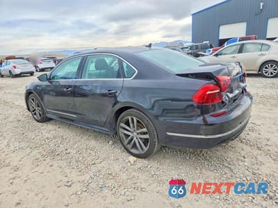 Drugie zdjęcie samochodu z przodu: 2017 VOLKSWAGEN PASSAT R-LINE VIN:1VWDT7A36HC040200 - miniatura