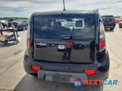 Zdjęcie 6 z 12 samochodu: 2011 KIA SOUL + VIN:KNDJT2A24B7710083 - miniatura