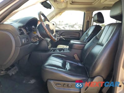 Zdjęcie 7 z 12 samochodu: 2007 GMC YUKON DENALI VIN:1GKFK63867J364571 - miniatura