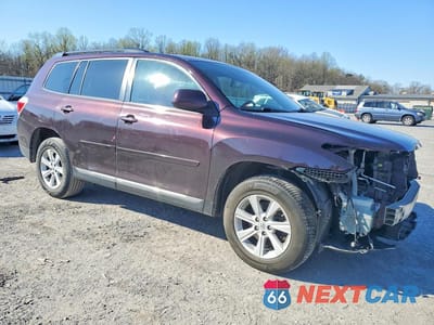 Czwarte zdjęcie samochodu z boku: 2012 TOYOTA HIGHLANDER BASE VIN:5TDBK3EH3CS098655 - miniatura