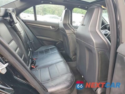 Zdjęcie 10 z 12 samochodu: 2010 MERCEDES-BENZ C 63 AMG VIN:WDDGF7HB6AF450252 - miniatura