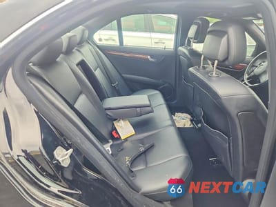 Zdjęcie 10 z 12 samochodu: 2011 MERCEDES-BENZ C 300 4MATIC VIN:WDDGF8BB0BR134120 - miniatura