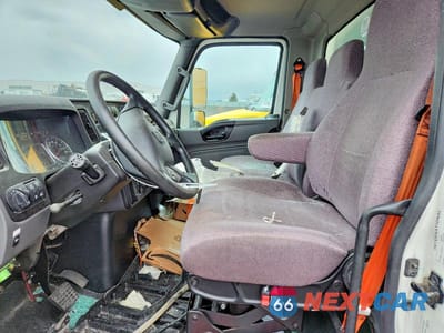 Zdjęcie 7 z 13 samochodu: 2020 INTERNATIONAL MV607 REFRIGERATED BOX TRUCK VIN:3HAEUMML7LL846781 - miniatura