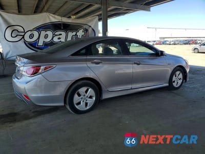 Trzecie zdjęcie samochodu z tyłu: 2012 HYUNDAI SONATA HYBRID VIN:KMHEC4A43CA023109 - miniatura