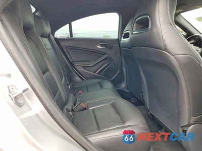 Zdjęcie 10 z 12 samochodu: 2019 MERCEDES-BENZ CLA 250 4MATIC VIN:WDDSJ4GB8KN725779 - miniatura
