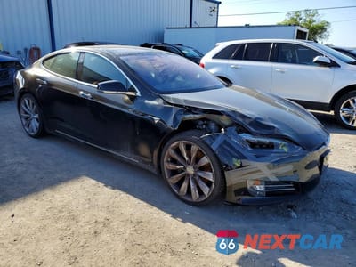 Czwarte zdjęcie samochodu z boku: 2018 TESLA MODEL S VIN:5YJSA1E22JF248811 - miniatura