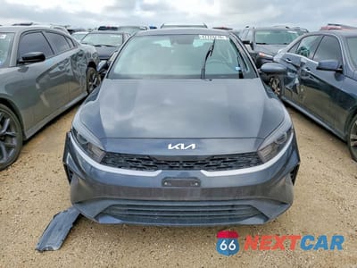 Piąte zdjęcie samochodu w środku: 2024 KIA FORTE LXS VIN:3KPF24ADXRE799089 - miniatura