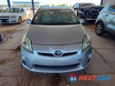 Piąte zdjęcie samochodu w środku: 2011 TOYOTA PRIUS THREE VIN:JTDKN3DU2B0309870 - miniatura