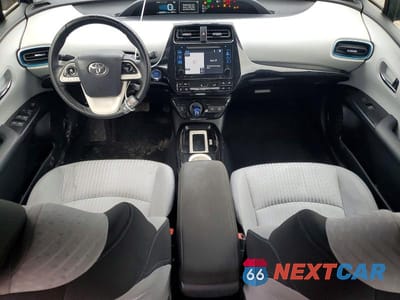 Zdjęcie 8 z 12 samochodu: 2016 TOYOTA PRIUS THREE VIN:JTDKARFU2G3503199 - miniatura