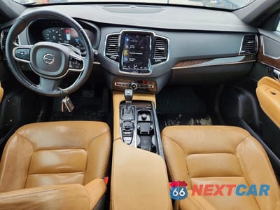 Zdjęcie 8 z 13 samochodu: 2016 VOLVO XC90 T6 VIN:YV4A22PK1G1033379 - miniatura
