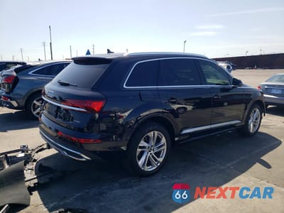 Trzecie zdjęcie samochodu z tyłu: 2021 AUDI Q7 PREMIUM VIN:WA1AXAF70MD015293 - miniatura