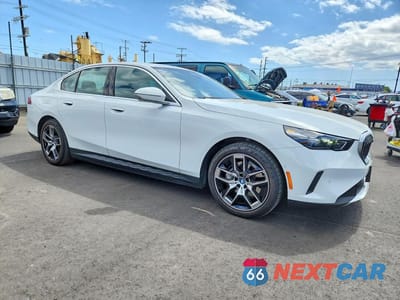 Czwarte zdjęcie samochodu z boku: 2024 BMW I5 EDRIVE 40 VIN:WBY33FK00RCR94177 - miniatura