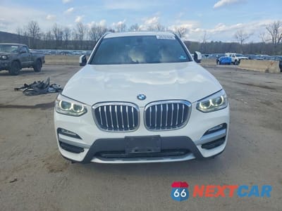 Piąte zdjęcie samochodu w środku: 2018 BMW X3 XDRIVE30I VIN:5UXTR9C58JLD59628 - miniatura