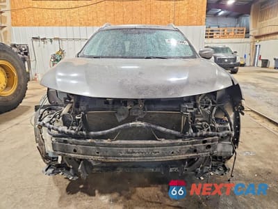 Piąte zdjęcie samochodu w środku: 2017 NISSAN ROGUE SV VIN:KNMAT2MV3HP535839 - miniatura