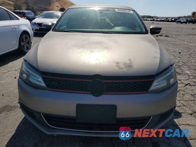 Piąte zdjęcie samochodu w środku: 2013 VOLKSWAGEN JETTA SE VIN:3VWDP7AJ1DM352405 - miniatura
