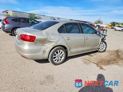 Trzecie zdjęcie samochodu z tyłu: 2014 VOLKSWAGEN JETTA SE VIN:3VWD17AJ8EM287703 - miniatura