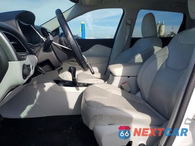 Zdjęcie 7 z 13 samochodu: 2019 JEEP CHEROKEE LIMITED VIN:1C4PJLDB7KD373198 - miniatura