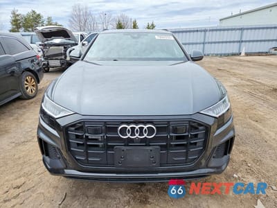 Piąte zdjęcie samochodu w środku: 2023 AUDI Q8 PROGRESSIV VIN:WA1DVBF12PD030855 - miniatura