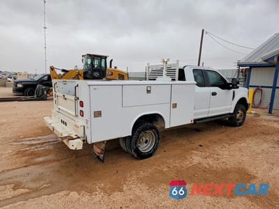 Trzecie zdjęcie samochodu z tyłu: 2017 FORD F350 SUPER DUTY VIN:1FD8X3H60HEF40855 - miniatura