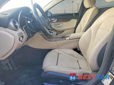 Zdjęcie 6 z 10 samochodu: 2019 MERCEDES-BENZ C 300 4MATIC VIN:55SWF8EB0KU316423 - miniatura