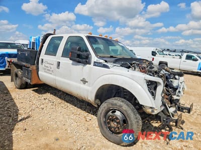 Czwarte zdjęcie samochodu z boku: 2015 FORD F350 SUPER DUTY FLATBED TRUCK VIN:1FD8W3HT5FEB54132 - miniatura