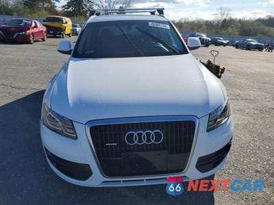 Piąte zdjęcie samochodu w środku: 2010 AUDI Q5 PREMIUM PLUS VIN:WA1LKAFP2AA044377 - miniatura