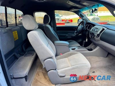 Zdjęcie 7 z 11 samochodu: 2008 TOYOTA TACOMA ACCESS CAB VIN:5TETX22N18Z508194 - miniatura