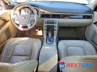 Zdjęcie 8 z 12 samochodu: 2011 VOLVO XC70 T6 VIN:YV4902BZXB1111003 - miniatura