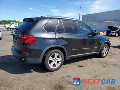 Trzecie zdjęcie samochodu z tyłu: 2013 BMW X5 XDRIVE35I VIN:5UXZV4C50D0G52941 - miniatura