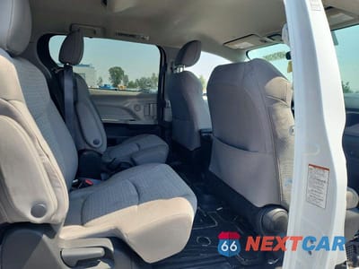 Zdjęcie 10 z 12 samochodu: 2023 TOYOTA SIENNA LE 8-PASSENGER VIN:5TDKSKFC8PS089761 - miniatura
