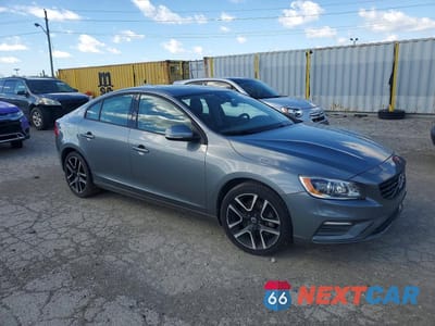 Czwarte zdjęcie samochodu z boku: 2017 VOLVO S60 DYNAMIC VIN:YV140MTL1H2424490 - miniatura