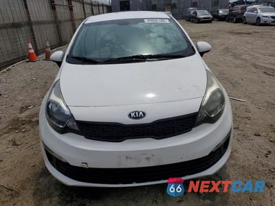 Piąte zdjęcie samochodu w środku: 2016 KIA RIO LX VIN:KNADM4A39G6572288 - miniatura