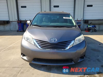 Piąte zdjęcie samochodu w środku: 2016 TOYOTA SIENNA LE 7-PASSENGER VIN:5TDJK3DC5GS143876 - miniatura
