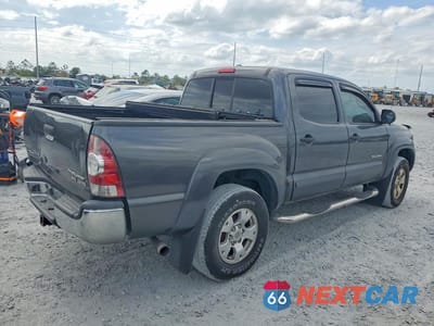 Trzecie zdjęcie samochodu z tyłu: 2010 TOYOTA TACOMA DOUBLE CAB PRERUNNER VIN:3TMJU4GN7AM100936 - miniatura