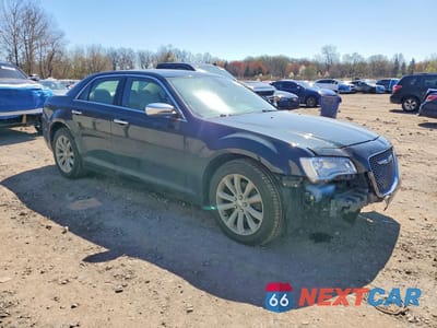 Czwarte zdjęcie samochodu z boku: 2016 CHRYSLER 300 LIMITED VIN:2C3CCAKG2GH183075 - miniatura