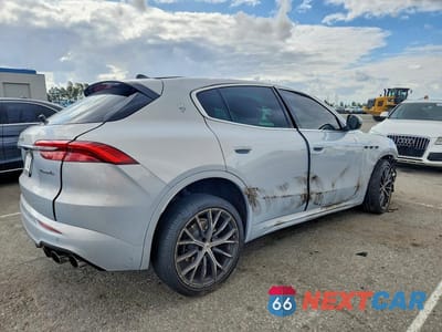 Trzecie zdjęcie samochodu z tyłu: 2023 MASERATI GRECALE GT VIN:ZN682AVA3P7415995 - miniatura
