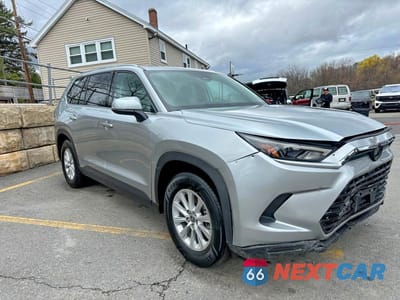 Czwarte zdjęcie samochodu z boku: 2025 TOYOTA GRAND HIGHLANDER XLE VIN:5TDAAAA59SS025805 - miniatura