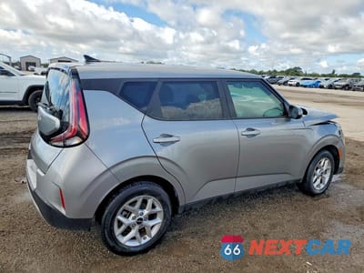 Trzecie zdjęcie samochodu z tyłu: 2025 KIA SOUL LX VIN:KNDJ23AU8S7929011 - miniatura