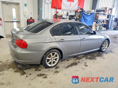Trzecie zdjęcie samochodu z tyłu: 2011 BMW 323 I VIN:WBAPG7C53BA795470 - miniatura
