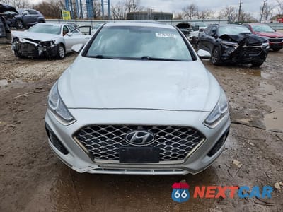 Piąte zdjęcie samochodu w środku: 2019 HYUNDAI SONATA SPORT VIN:5NPE34AF0KH773340 - miniatura
