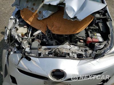 Zdjęcie 11 z 12 samochodu: 2016 TOYOTA PRIUS TWO VIN:JTDKBRFU1G3516023 - miniatura