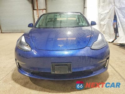 Piąte zdjęcie samochodu w środku: 2022 TESLA MODEL 3 VIN:5YJ3E1EA1NF190874 - miniatura