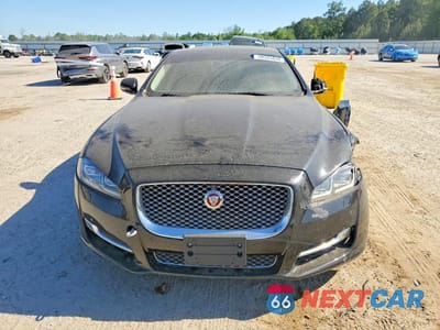 Piąte zdjęcie samochodu w środku: 2016 JAGUAR XJL PORTFOLIO VIN:SAJWJ2GD7G8V99729 - miniatura